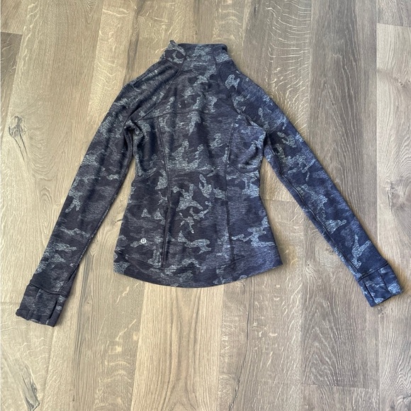 Women’s Lululemon Outrun the Elements Long Sleeve, size 4 - Picture 4 of 6